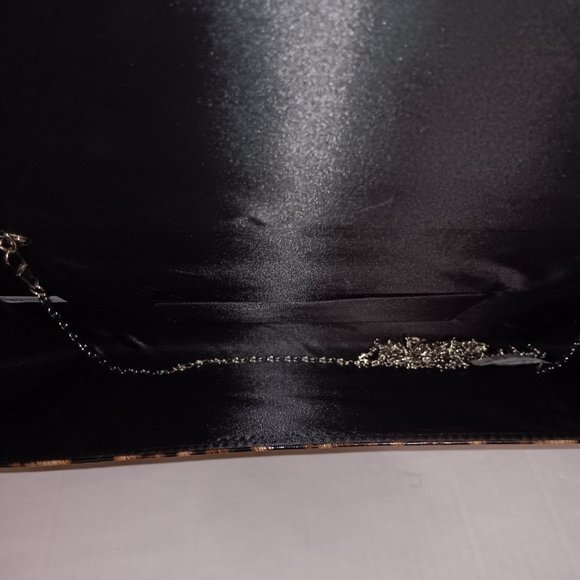 WOMEN'S LEOPARD PRINT CLUTCH PURSE - Picture 7 of 10